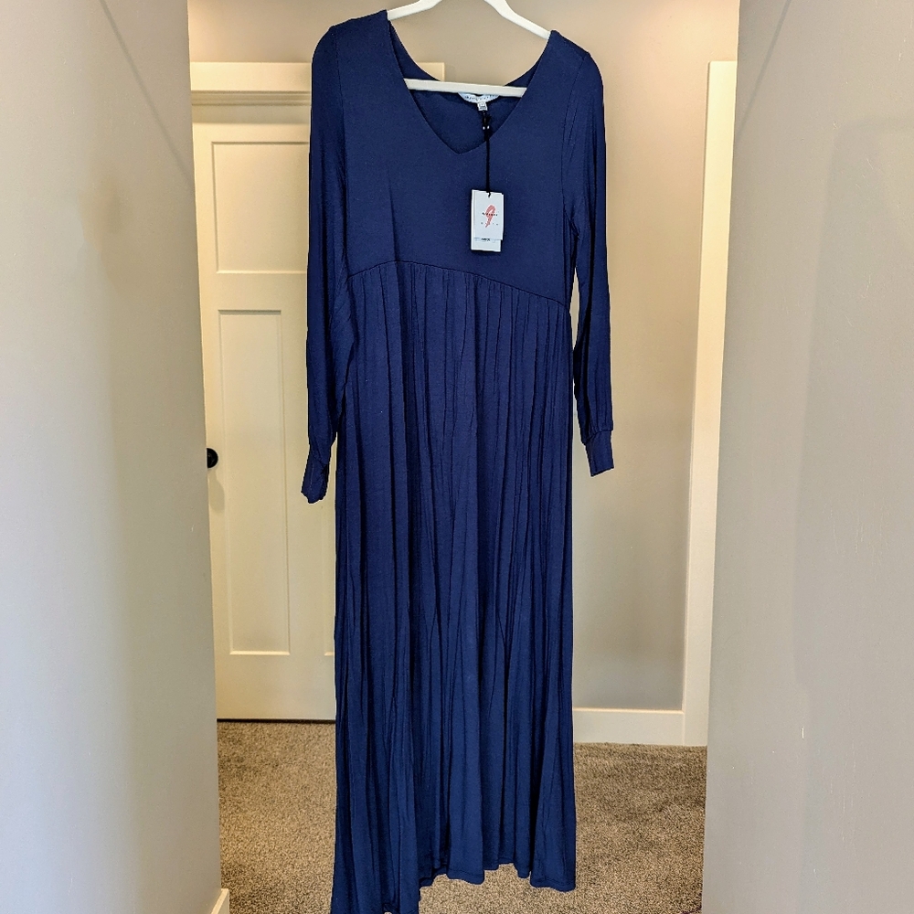 Navy blue long sleeved maternity dress, size M. The Nines by Hatch.
